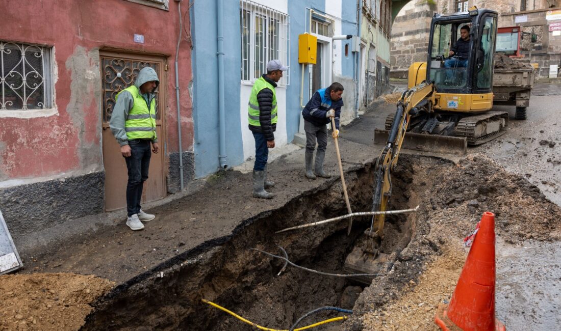 Afyonkarahisar Belediyesi, vatandaşlardan gelen talepler doğrultusunda Akmescit Mahallesi’nde altyapı çalışması