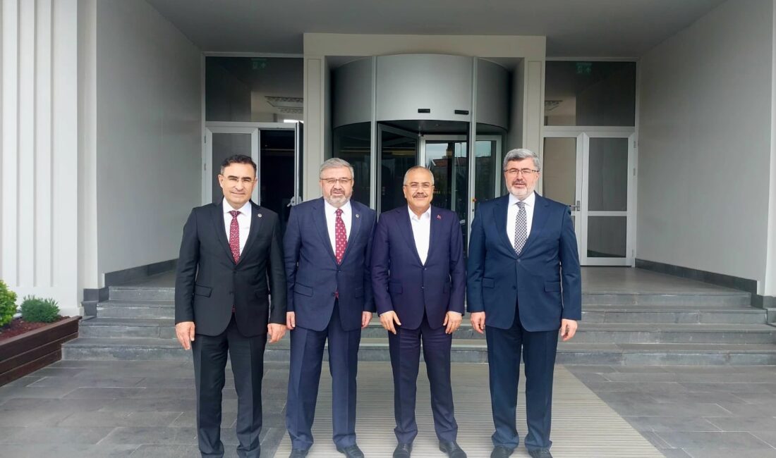 Afyonkarahisar Ak Parti Milletvekilleri Hasan Arslan, Ali Özkaya, İbrahim Yurdunuseven