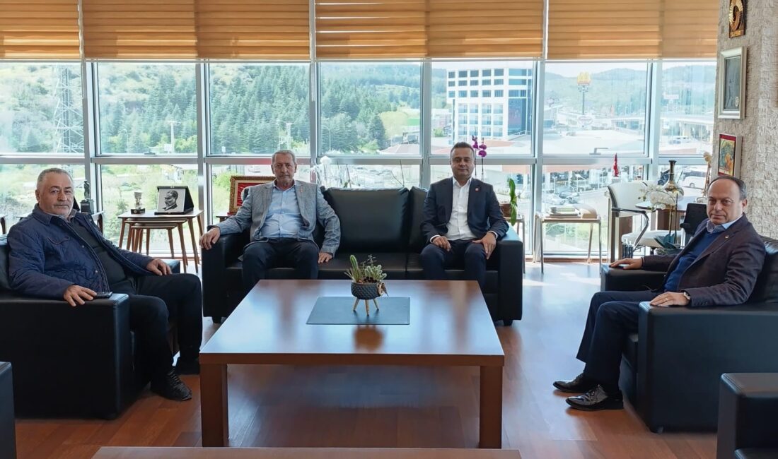 CHP İl Başkanlığı’ndan Serteser’e taziye ziyareti Cumhuriyet Halk Partisi (CHP) Afyonkarahisar İl Başkanı Faruk Duha Erhan