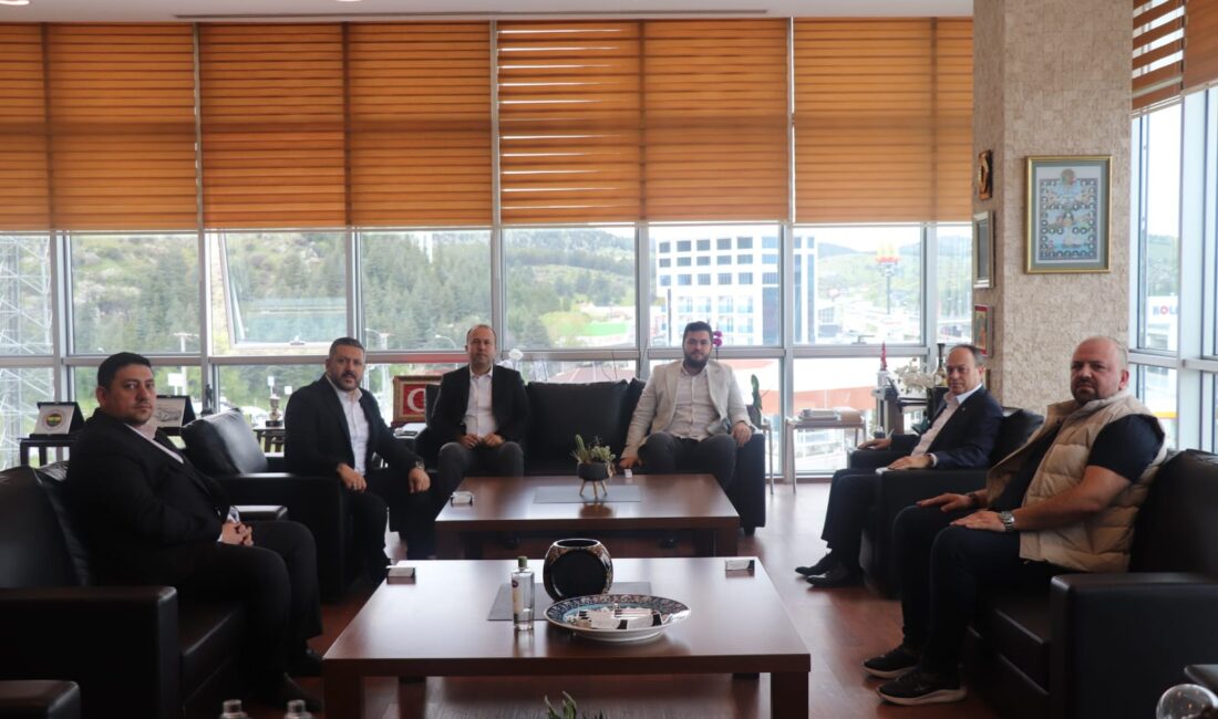 Anahtar Parti heyetinden Serteser’e taziye ziyareti Anahtar Parti İl Başkanı Mücahit Demiray, Teşkilat Başkanı Abdulkadir Tellier,