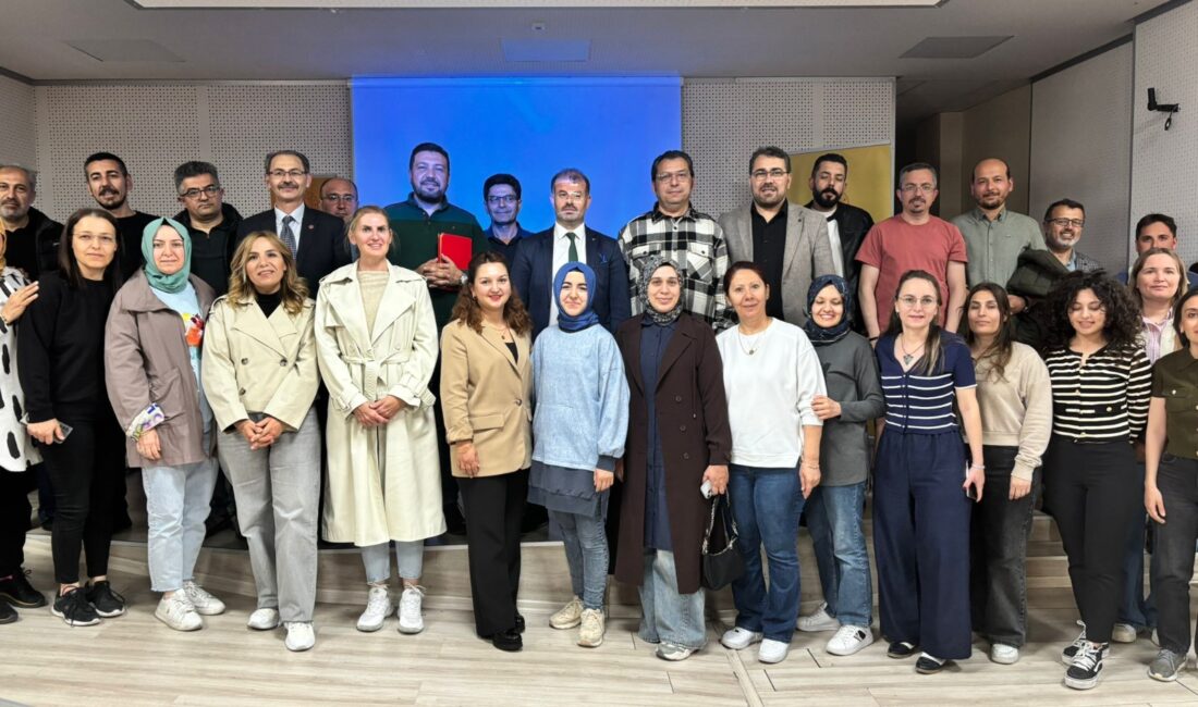 Afyon’da müzik ve oluşan kültür anlatıldı Müzik Akademisi’nin bu haftaki etkinlikleri Atatürk İlkokulu’nda Öğretmen Akademileri Koordinatörü