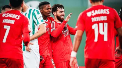 Benfica forması giyen milli futbolcular Afyonkarahisarlı Orkun Kökçü ve Kerem