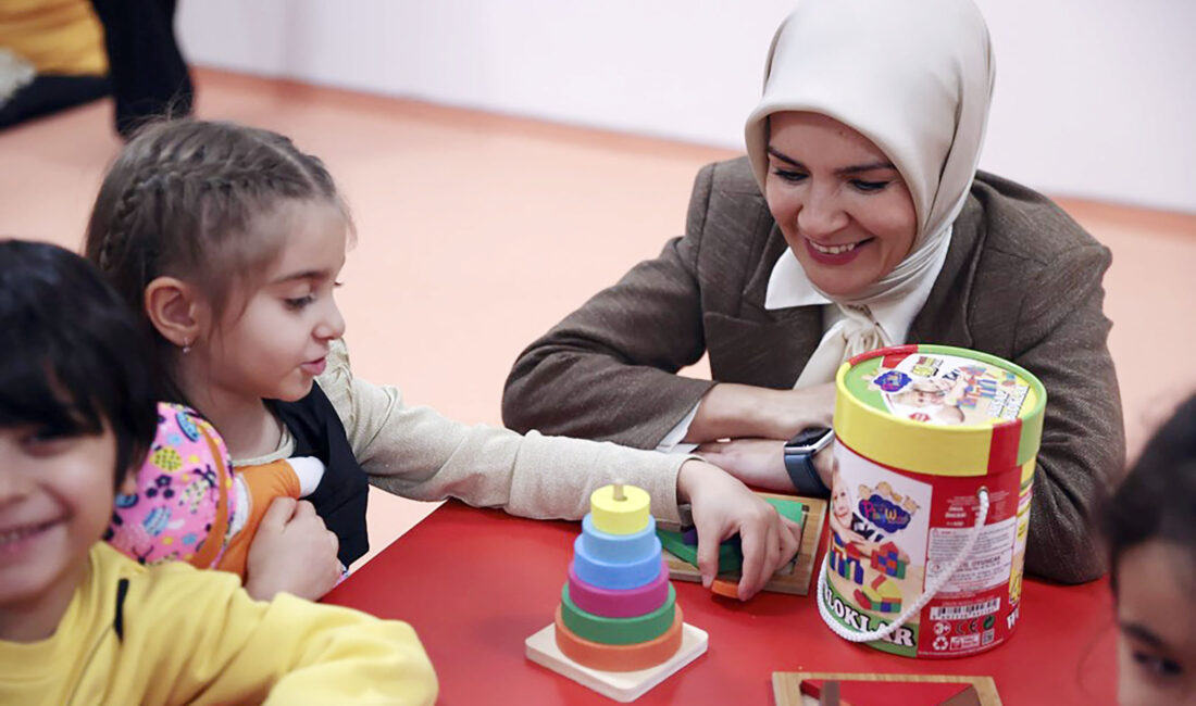 Nisan ayına yönelik 1 milyar 231 milyon lira SED ödemesi hesaplara yatırıldı Aile ve Sosyal Hizmetler Bakanı Mahinur Özdemir Göktaş, çocukların sosyal