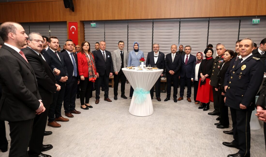 Türk Polis Teşkilatı’nın 180. Yılı Afyonkarahisar’da resepsiyonla kutlandı Türk Polis Teşkilatı'nın 180. kuruluş yıl dönümü dolayısıyla Afyonkarahisar’da bir