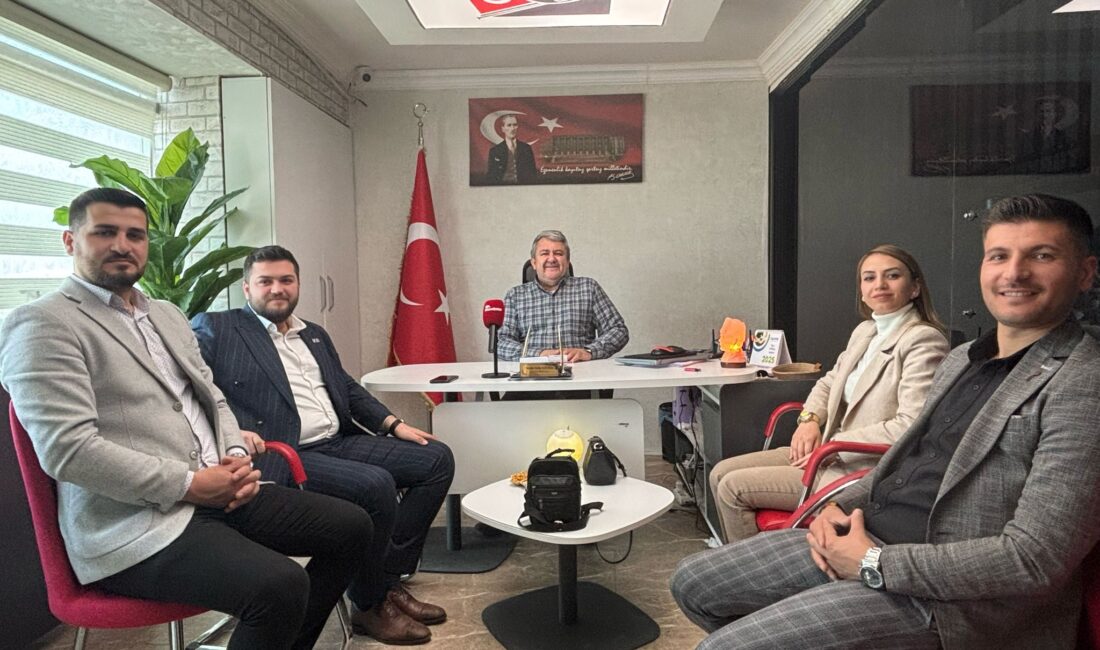 Afyonkarahisar Anahtar Parti İl Başkanı Mücahit Demiray, Kadın Kolları Başkanı