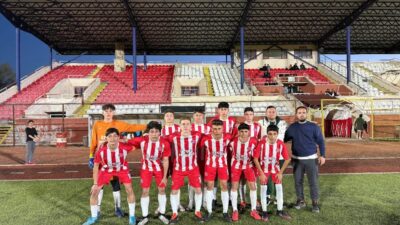 Afyonkarahisar U-17 B Grubu’nda oynanan mücadelede Sandıklıspor, Çağlayan Belediyespor karşısında