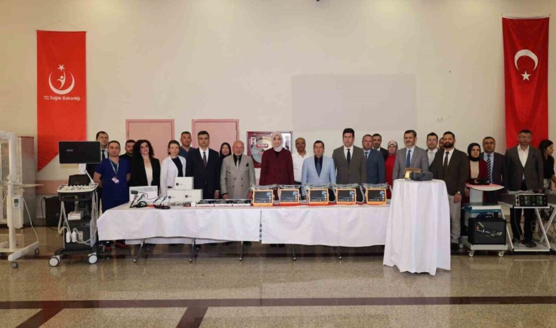 Afyonkarahisar Devlet Hastanesi’ne 15 Milyon TL’lik tıbbi cihaz desteği Afyonkarahisar Valisi Doç. Dr. Kübra Güran Yiğitbaşı, Devlet Hastanesi’ni ziyaret