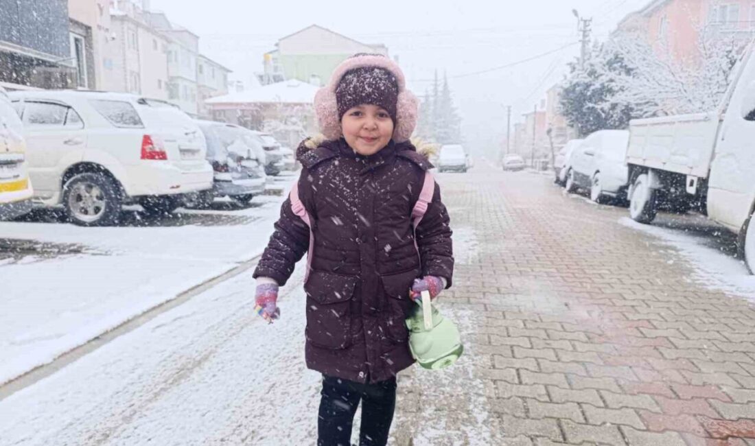 Afyonkarahisar nisan ayında kış mevsimini yaşadı Meteorolojinin uyarıları sonrası Afyonkarahisar’da beklenen kar yağışı sabah erken saatlerde