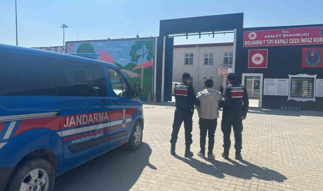 Afyonkarahisar’da hapis cezasıyla aranan şahıs yakalandı Afyonkarahisar’da hakkında 4 yıl 2 ay hapis cezası bulunan şahıs