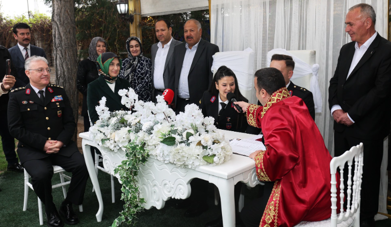 Afyonkarahisar Valisi Doç. Dr. Kübra Güran Yiğitbaşı, Astsubay Kıdemli Çavuş