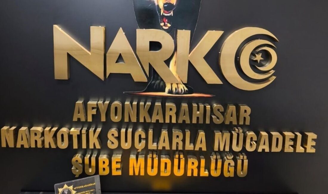 Afyonkarahisar’da uyuşturucu operasyonu Afyonkarahisar İl Emniyet Müdürlüğü görevlileri yaptığı operasyonda 13 adet uyuşturucu