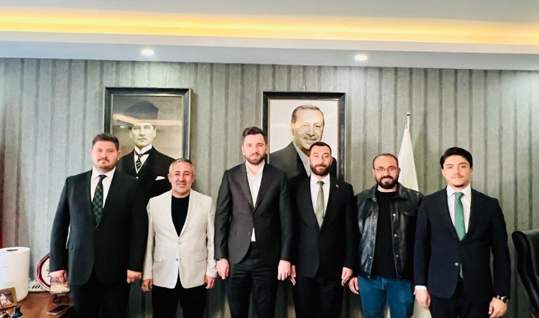 AK Parti Genel Merkez Gençlik Kolları’ndan Bilecik’e ziyaret AK Parti Genel Merkez Gençlik Kolları Teşkilat Başkanı Osman Nuri