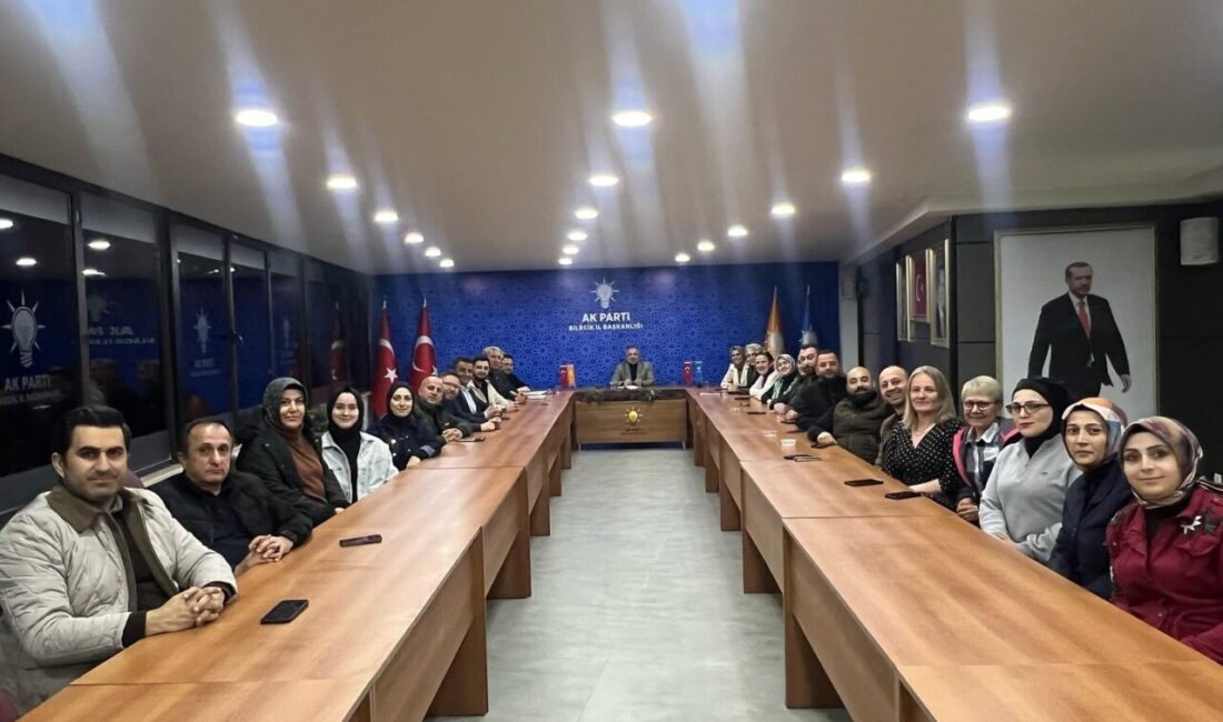 AK Parti’de haftalık İl Yürütme Toplantısı gerçekleşti AK Parti Bilecik İl Başkanlığı haftalık İl Yürütme Toplantısı gerçekleşti.