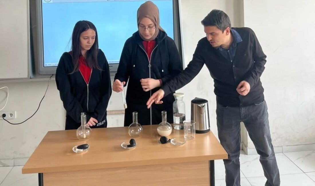 Altıntaş’ta “Enerjimiz Geleceğe-Kodluyorum, Modelliyorum, Üretiyorum” projesi Kütahya’nın Altıntaş İlçe Milli Eğitim Müdürlüğünce “Enerjimiz Geleceğe-Kodluyorum, Modelliyorum, Üretiyorum”
