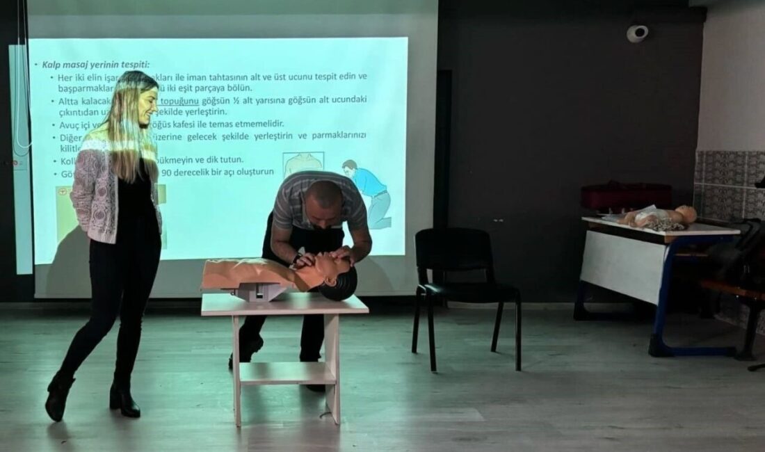Altıntaş’ta kamu personeline ilk yardım eğitimi Altıntaş Milli Eğitim Müdürlüğü ve Halk Eğitim Merkezi Müdürlüğü iş