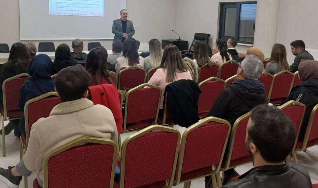 Altıntaş’ta öğretmenlere Erasmus Projesi hazırlama ve uygulama eğitimi Altıntaş İlçe Milli Eğitim Müdürlüğü tarafından öğretmenlere yönelik Avrupa Birliği