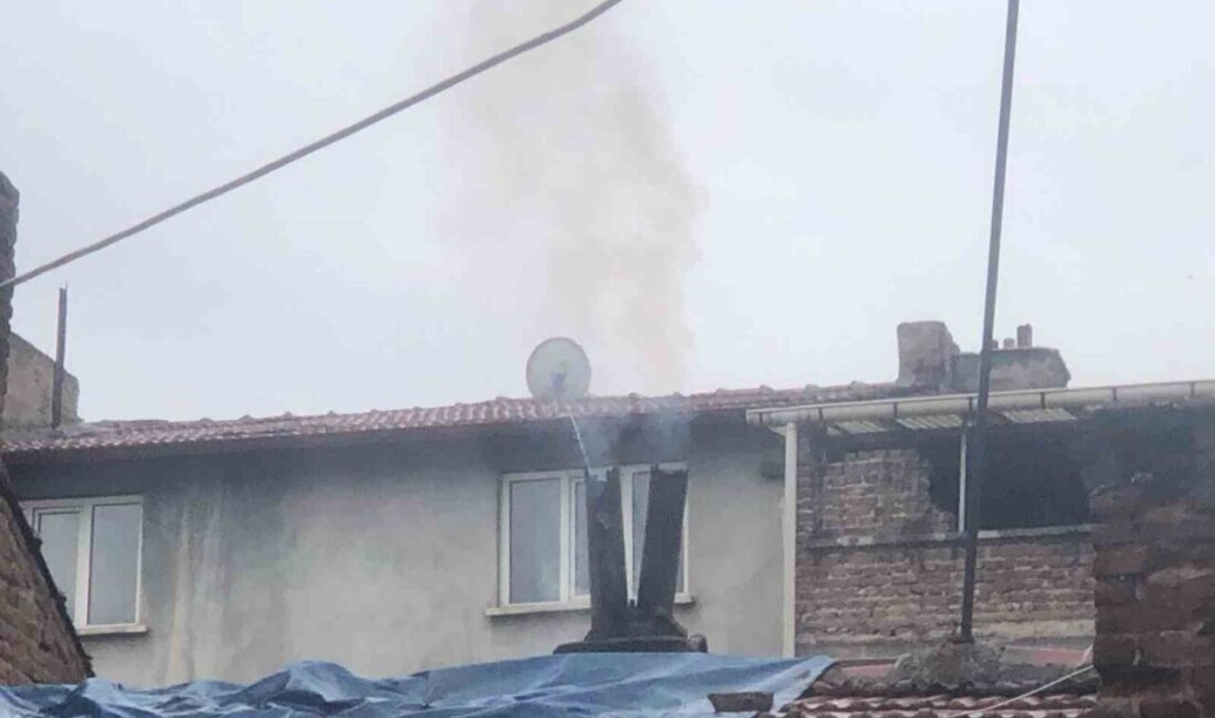 Bacadan çıkan duman mahalleyi sardı Eskişehir’de sabah saatlerinde bir evin bacasından çıkan ve çevreye yayılan