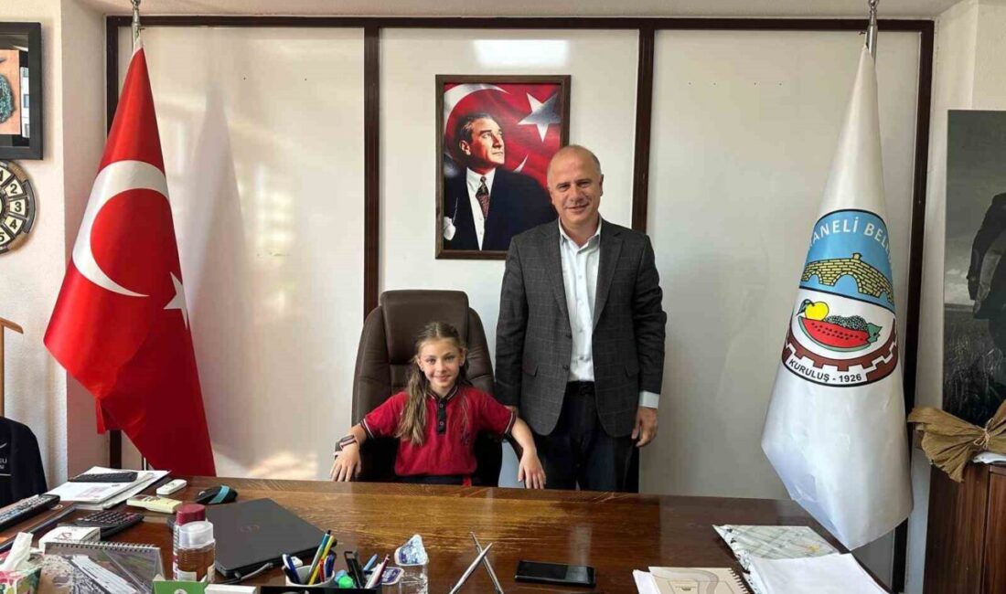 Balaban İlkokulu Öğrencisi Aysima Uğurlu, başkanlık koltuğuna oturdu 23 Nisan Ulusal Egemenlik ve Çocuk Bayramı kutlamaları kapsamında, Balaban