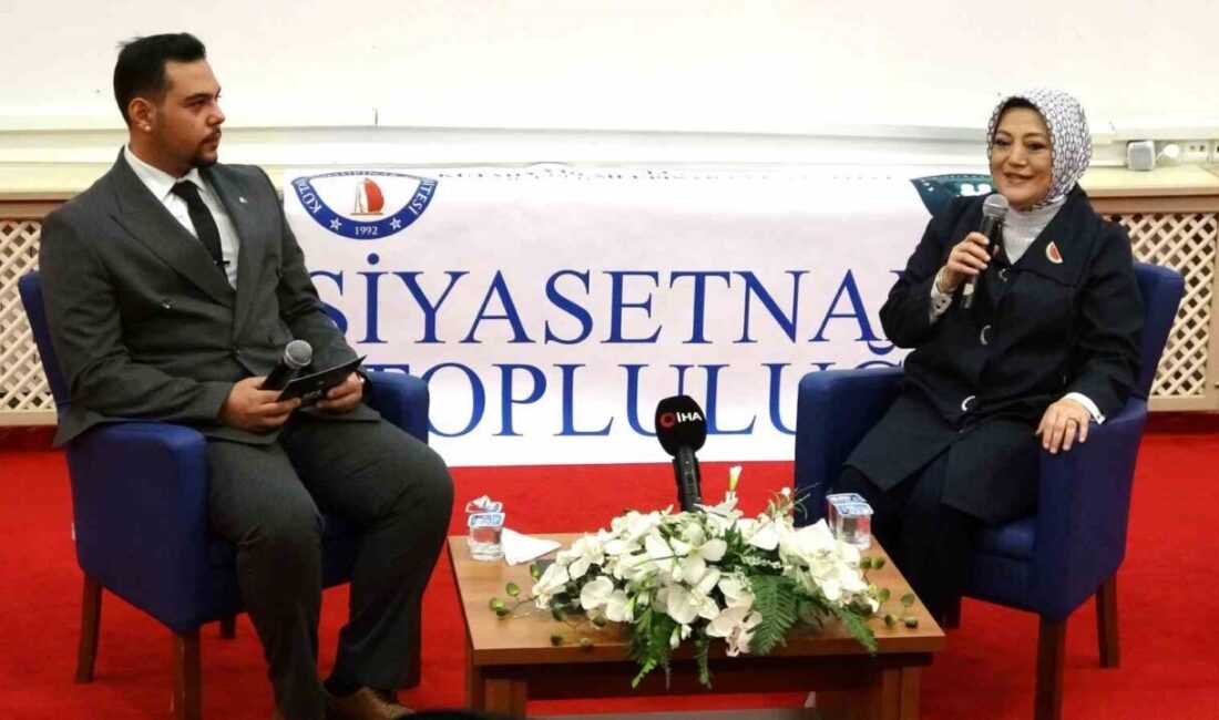 Başkan Ceyda çetin Erenler, DPÜ’de “Siyasette Kadın”ın konuğu oldu Kütahya Dumlupınar Üniversitesi’nde (DPÜ) “Siyasette Kadın” konulu panel, AK Parti
