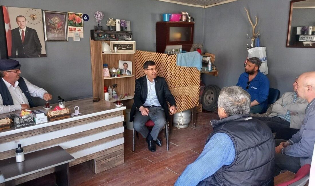 Başkan Eyüp Kahveci, Büyüksaka köyünde hemşehrileriyle buluştu Kütahya Belediye Başkanı Eyüp Kahveci, Büyüksaka köyünde hemşehrileri, esnaflar ve