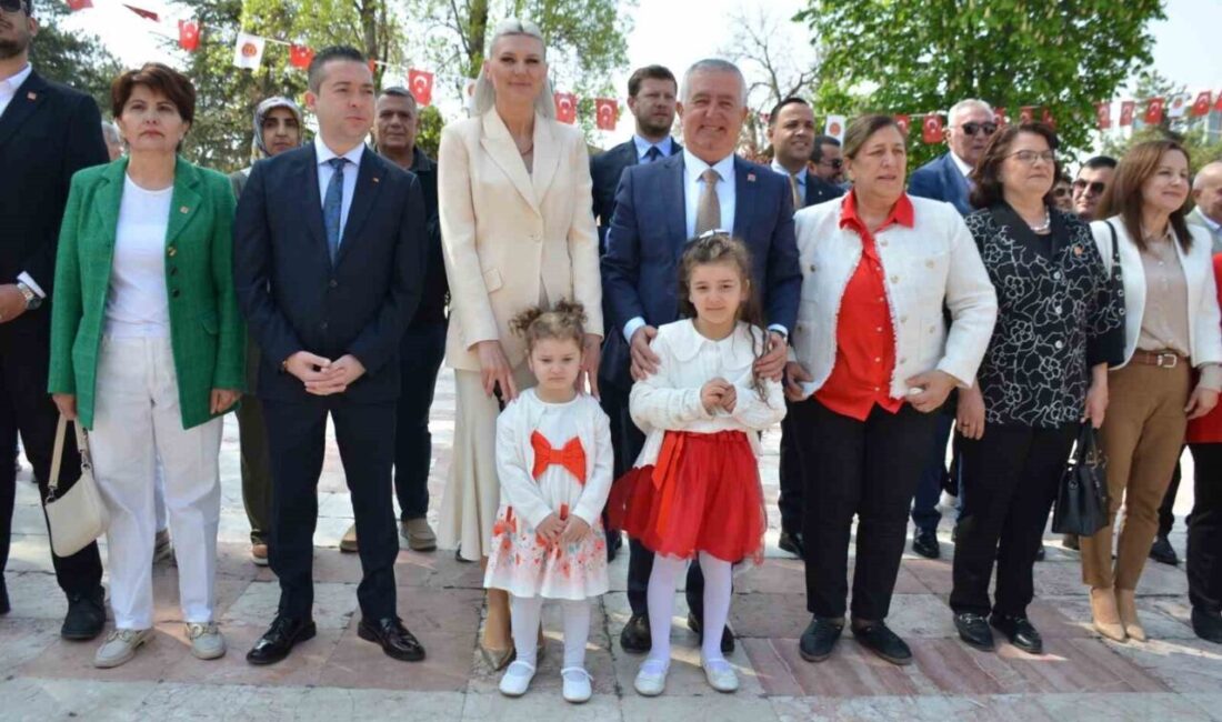 Başkan Subaşı, CHP’den alternatif çelenk sunma törenine katıldı Cumhuriyet Halk Partisi (CHP) Bilecik İl Başkanlığı tarafından 23 Nisan