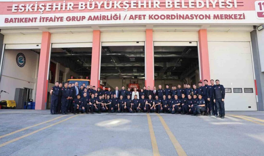 Başkan Ünlüce, “İtfaiye teşkilatımız güçleniyor” Büyükşehir Belediye Başkanı Ayşe Ünlüce, itfaiye teşkilatında yeni göreve başlayan