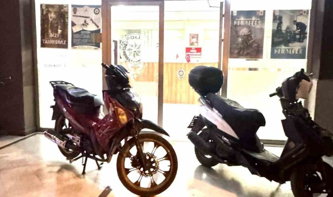 Bekçilerin dikkati sayesinde motosiklet hırsızları yakalandı Afyonkarahisar’da 2 gün önce çalınan motosikletler, gece bekçilerinin dikkati ve