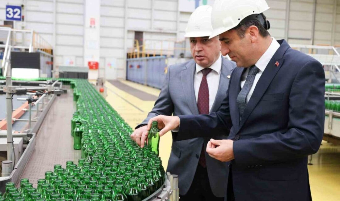 Bilecik Valisi Aygöl’den Bozüyük’te sanayi incelemesi Bilecik Valisi Şefik Aygöl, sanayinin merkezi konumundaki Bozüyük ilçesinde faaliyet