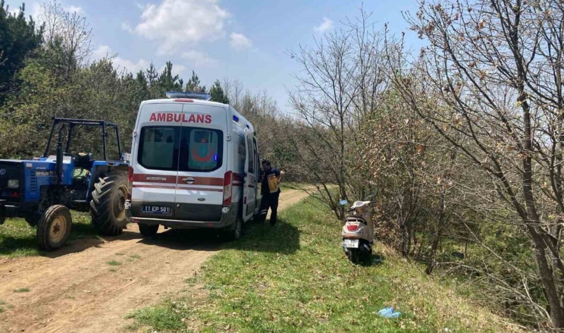 Bilecik’te motosikletin devrilmesi sonucu meydana gelen trafik kazasında 2 kişi yaralandı Bilecik’te seyir halinde kontrolden çıkarak devrilen motosiklette bulunan 2 kişi