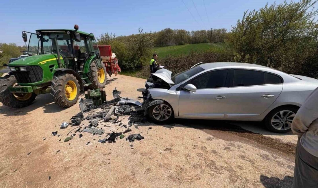 Bilecik’te otomobil ile traktörün çarpıştı, 1 kişi yaralandı Bilecik’te otomobil ile traktörün çarpışması sonucu meydana gelen trafik kazasında
