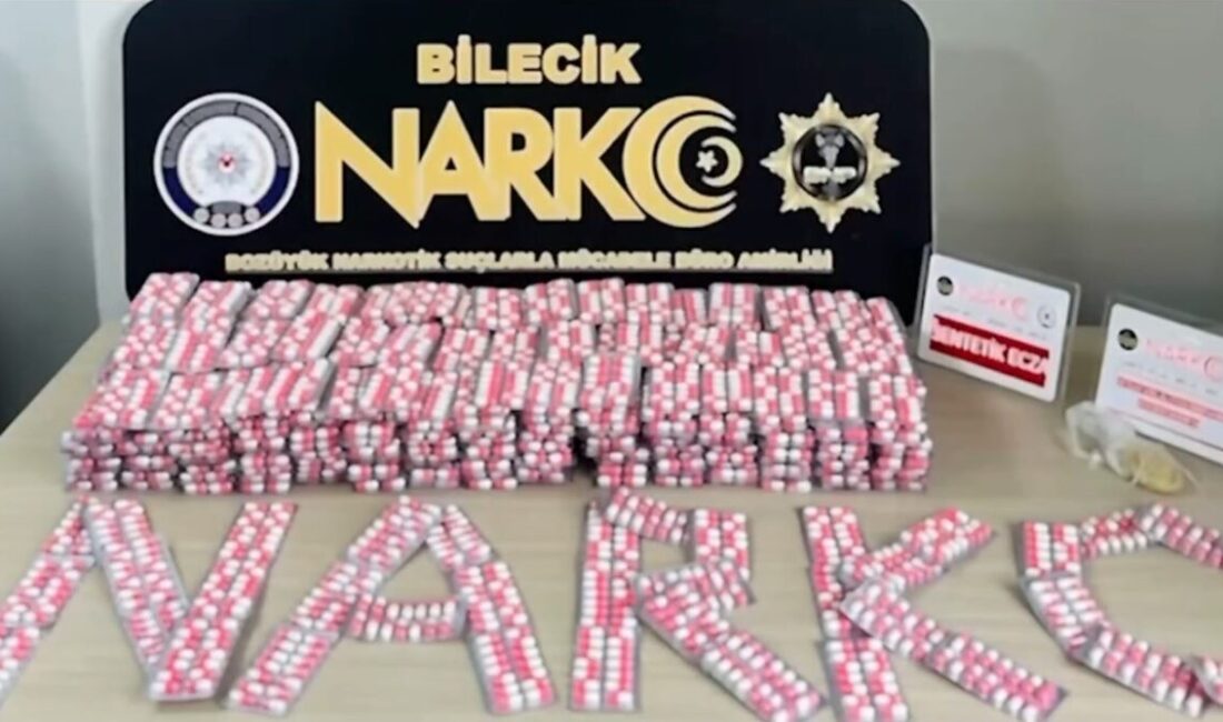 Bilecik’te uyuşturucu operasyonu: 3 şüpheli tutuklandı Bilecik’te polis tarafından takibe alınan bir araç içinde 7 bin