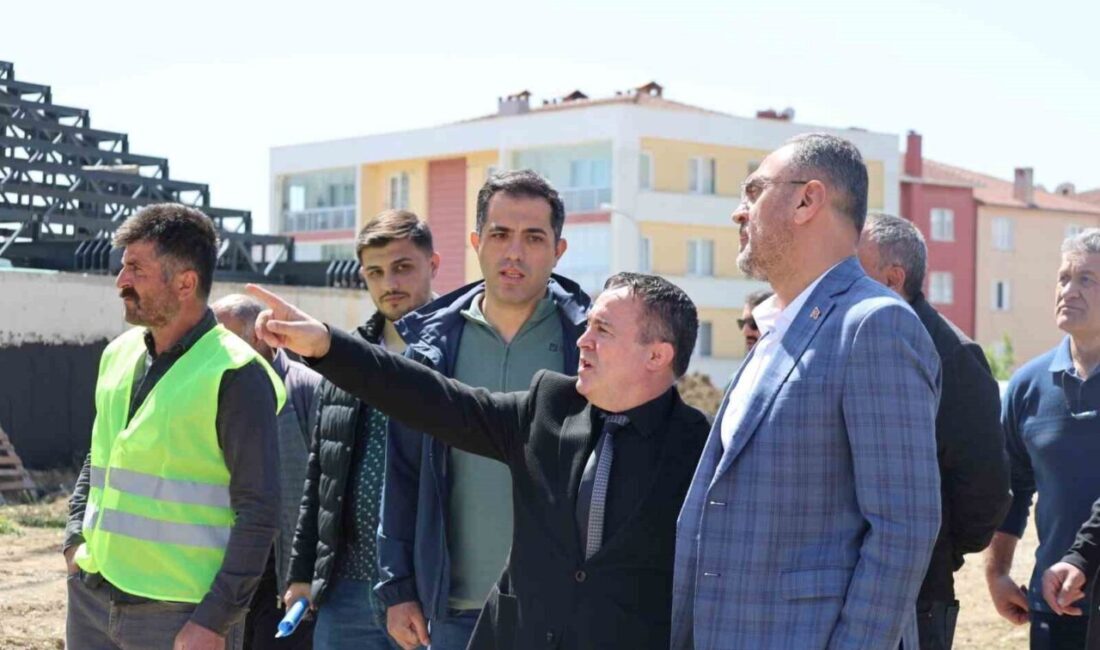 Bilecik’te yıllardır bitmeyen Edebali Stadı’nda inceleme yaptı Bilecik’te 2014 yılında yıkılan ve 2021 yılında da yıkımı tamamlanarak