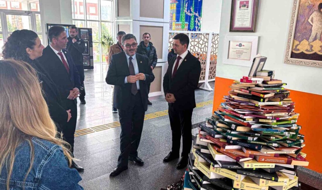 Kütüphane Haftası kapsamında, Bilecik Şeyh Edebali Üniversitesi (BŞEÜ), Rektörü Prof.