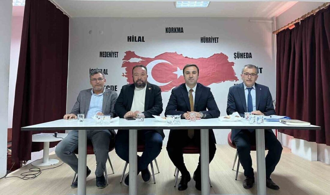 Çavdarhisar’da Köylere Hizmet Götürme Birliği’nin genel kurul toplantısı yapıldı Kütahya’nın Çavdarhisar ilçesinde Köylere Hizmet Götürme Birliği’nin 2025 yılı 1.