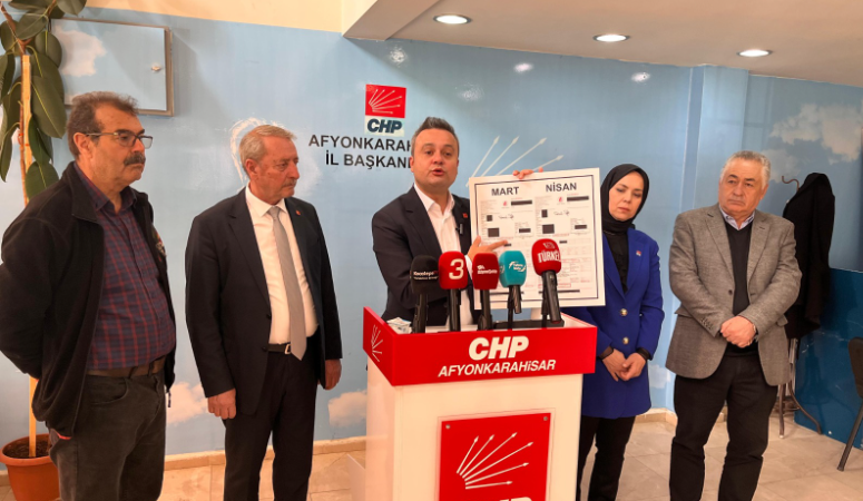 CHP Afyonkarahisar İl Başkanı Faruk Duha Erhan, düzenlediği basın toplantısında