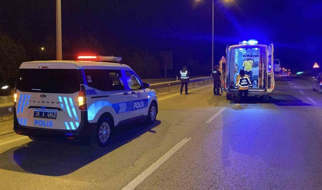 Eskişehir’de meydana gelen trafik kazasında, çocuğunu kurstan almaya giden otomobil