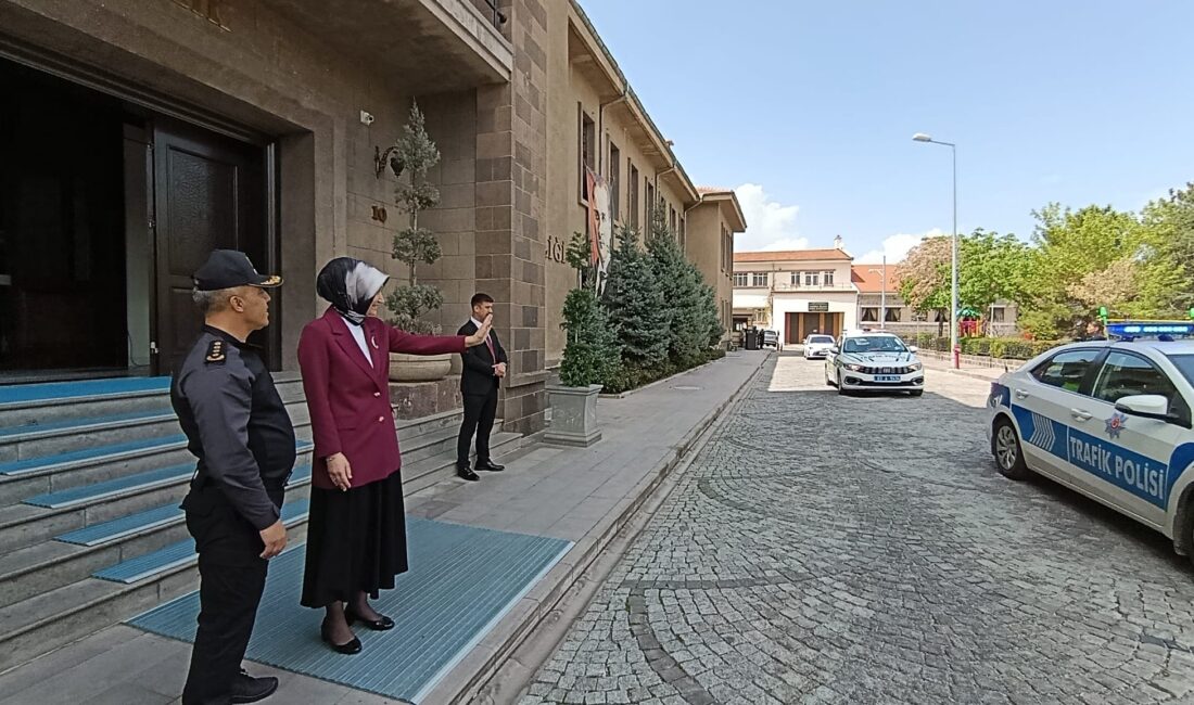 Özel Çocuklara İl Emniyet Müdürlüğü’nden 23 Nisan sürprizi 23 Nisan Ulusal Egemenlik ve Çocuk Bayramı kapsamında çocuklar, polis