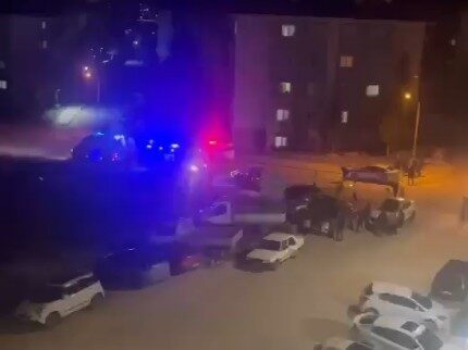 Dört aracın karıştığı zincirleme kazada maddi hasar oluştu Eskişehir’de 4 aracın karıştığı kazada maddi hasar oluşurken, yaralılara sağlık