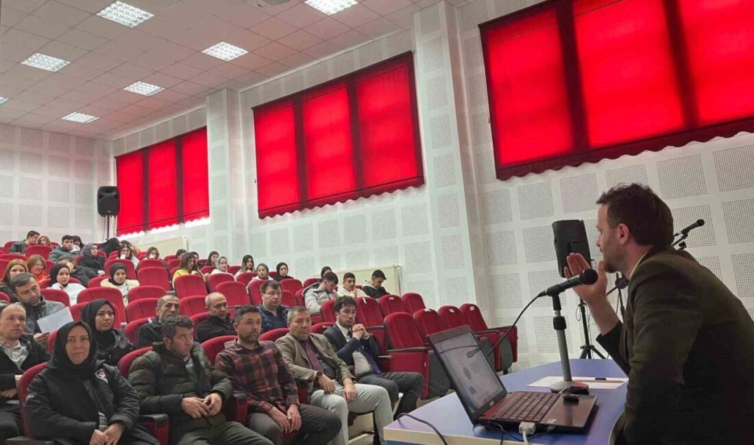 Emet MYO’da “KAP Nedir?” başlıklı bilgilendirme etkinliği Kütahya Dumlupınar Üniversitesine bağlı Emet Meslek Yüksekokulunda “KAP Nedir?” başlıklı