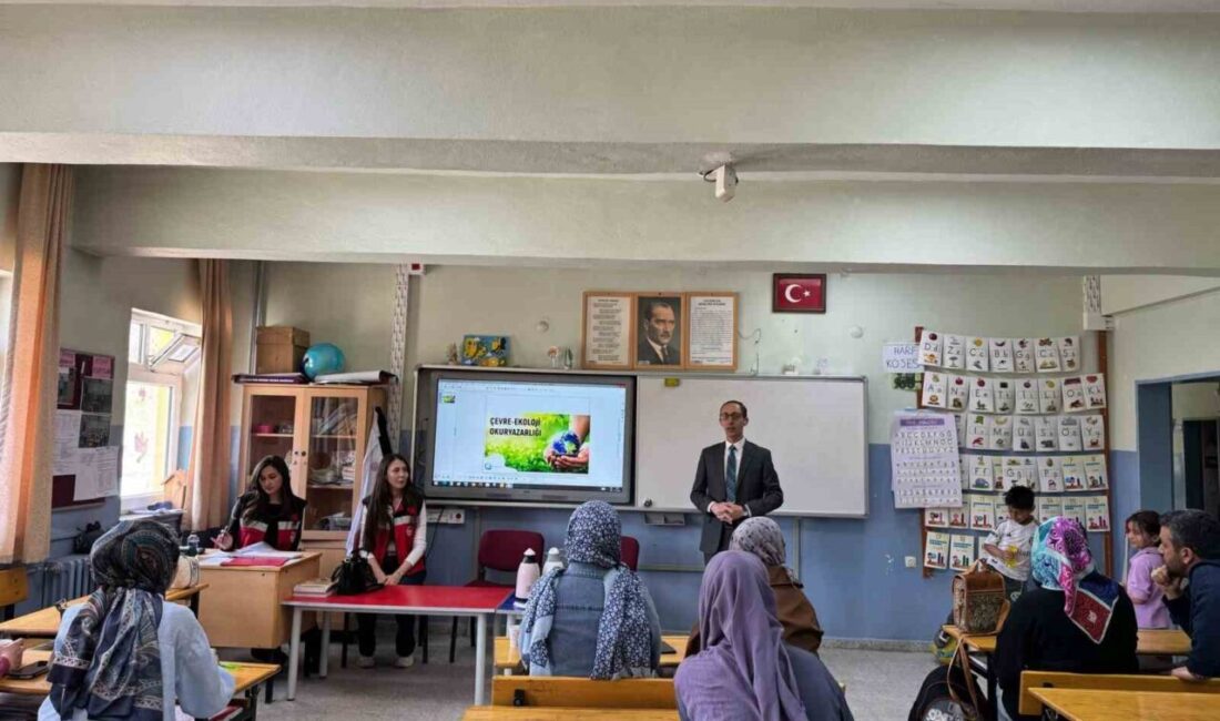 Emet’te İlçe Tarım Müdürlüğünden öğrenci velilerine eğitim Emet İlçe Tarım ve Orman Müdürlüğü teknik personeli tarafından Gazi