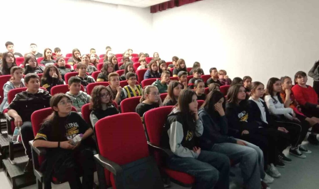 Emirdağ Mithatpaşa Ortaokulu öğrenci, yönetici ve öğretmenlerine ‘Meslek Seçiminin Önemi,
