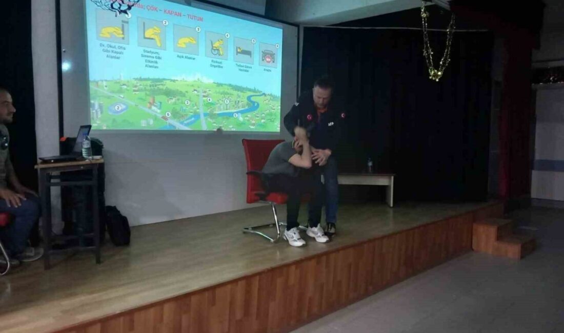 Eskişehir’de lise öğrencilerine afet farkındalık eğitimi verildi AFAD Eskişehir, Fahri Keskin Fen Lisesi öğrencilerine afet bilinci ve