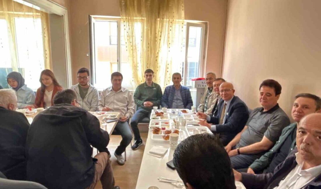 Eskişehir’de okuyan Türk Dünyası öğrenci temsilcileri kahvaltıda bir araya geldi Eskişehir’de okuyan Türk Dünyası öğrenci temsilcileri kahvaltıda bir araya geldi