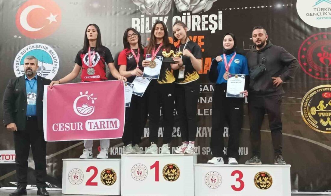 Eskişehirli sporcu bilek güreşinde çifte zafer kazandı Eskişehirli sporcu Zeynep Yiğit, Türkiye Bilek Güreşi Milli Takım Seçmeleri’nde
