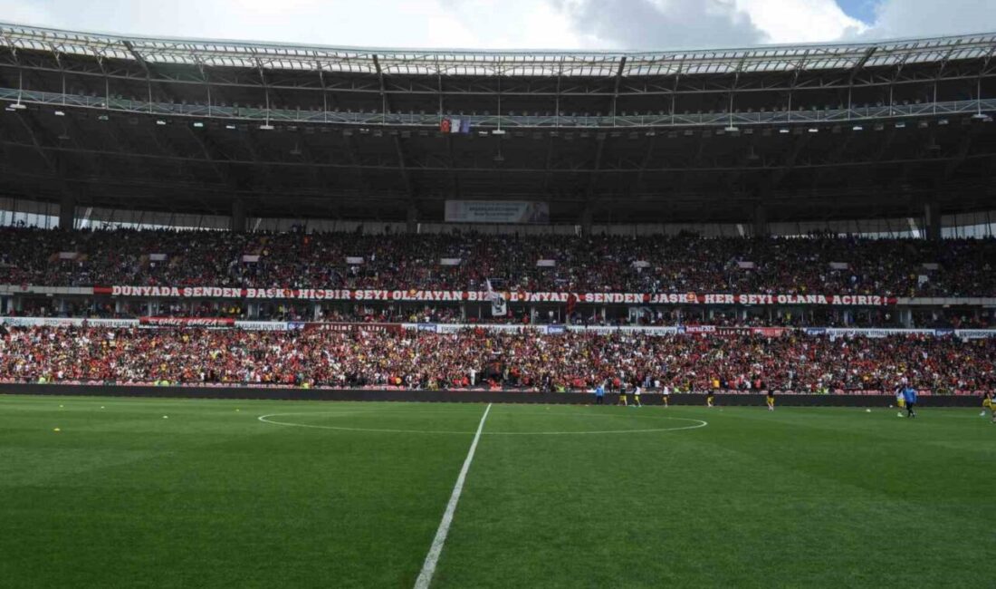 Eskişehirspor’dan tarihi taraftar rekoru Eskişehirspor, Akşehirspor ile oynadığı maçta 33 bin 247 taraftarıyla Bölgesel