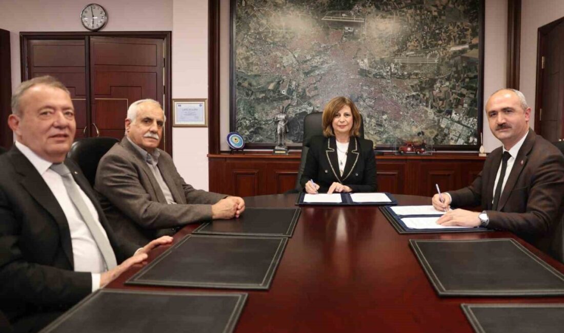Eskişehir Büyükşehir Belediye Başkanı Ayşe Ünlüce ve Mihalıççık Belediye Başkanı