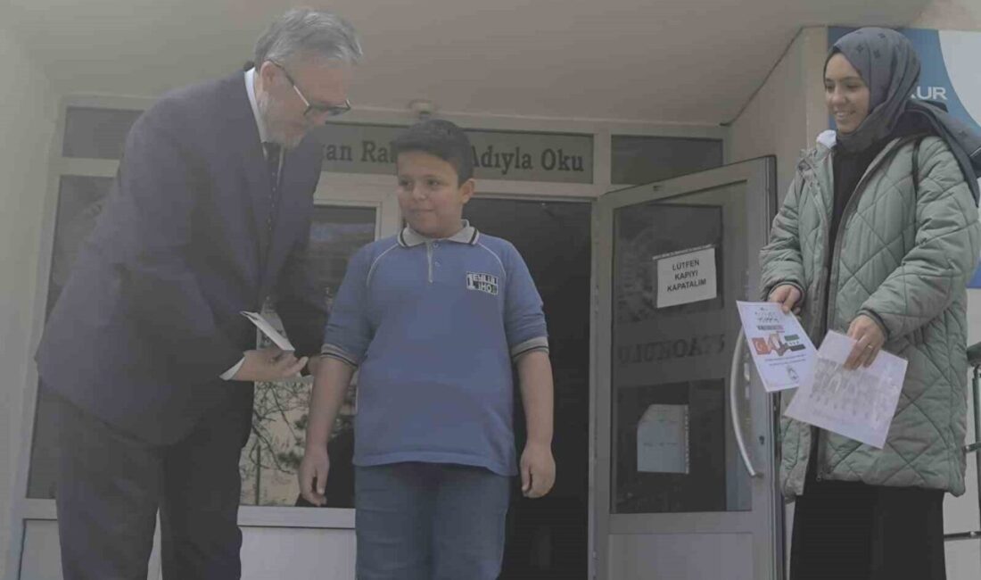 Gediz’de öğrencilerden Suriyeli arkadaşlarına duygusal veda Kütahya’nın Gediz ilçesinde bulunan Bir Eylül İmam Hatip Ortaokulu 5.