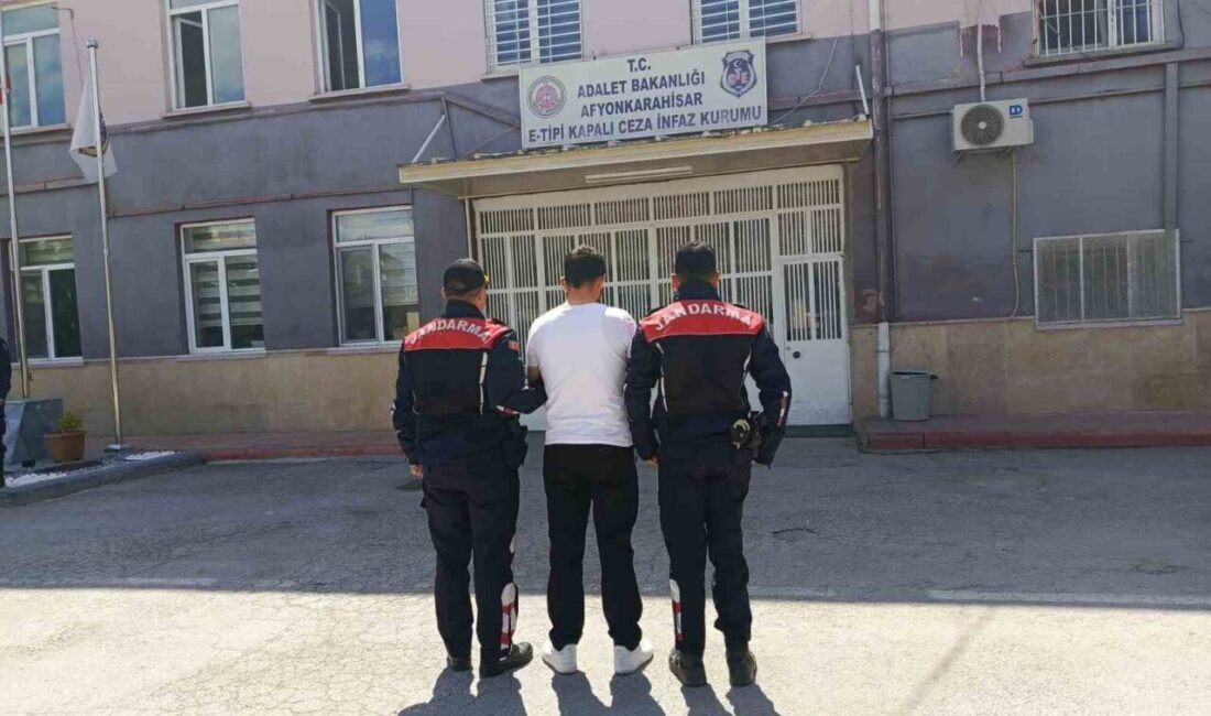 Hapis cezasıyla aranan şahıs yakalandı Afyonkarahisar İl Jandarma Komutanlığı tarafından yapılan operasyonla, hakkında 8 yıl