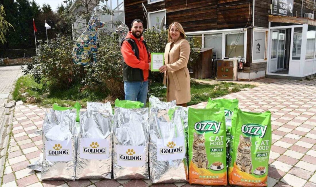 Hayvanseverlerden patili dostlara mama bağışı Eskişehir Tepebaşı Belediyesi Doğal Yaşam Merkezi bünyesinde bulunan sokak hayvanlarına,