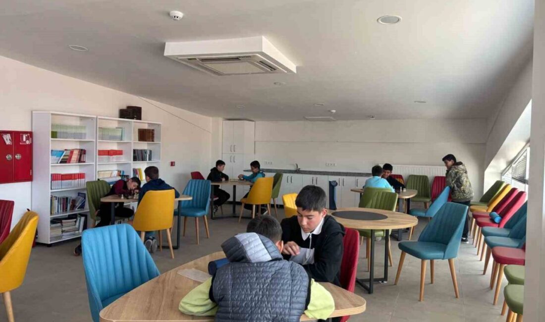 Kütahya’nın Hisarcık ilçesinde Milli Eğitim Müdürlüğü tarafından düzenlenen ortaokullar arası